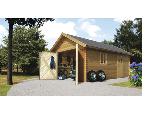 Garage en madriers Karibu 40 mm 435 x 572 cm naturel Maison en bois avec porte ouverte, pneus et accessoires
