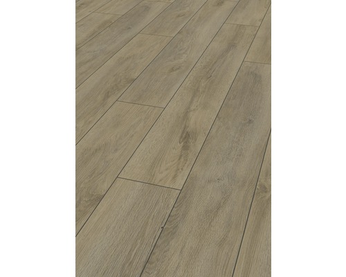 Verlegtes Laminat mit Holzoptik