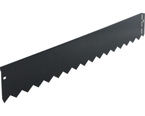 Gartenkante aus Metall mit gezackter Kante