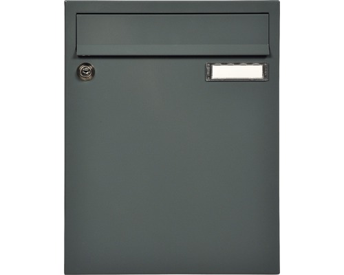 Briefkasten mit Schloss und Namensschild