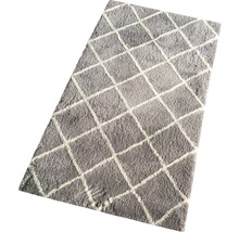 Tapis gris à motif losanges