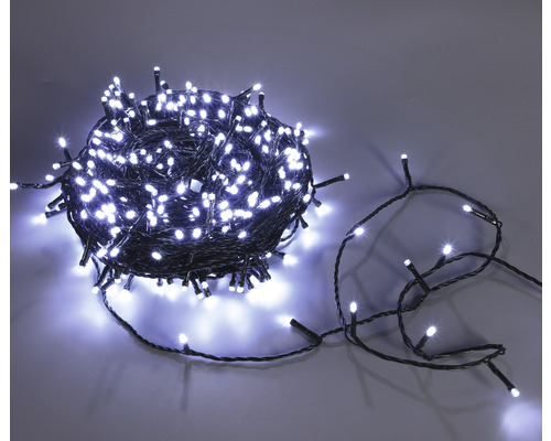 Guirlande lumineuse avec lumières LED blanches enroulée