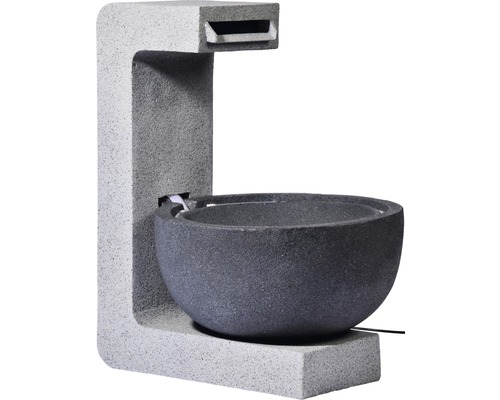 Fontaine de jardin avec bassin