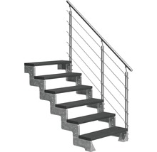Treppe mit Metallstufen und Geländer