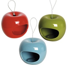 Trois nichoirs en forme de pomme avec suspension