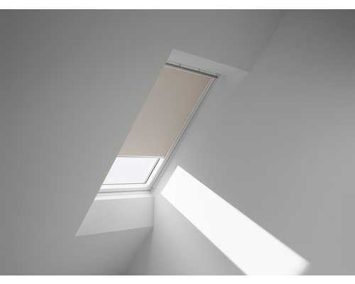 Dachfenster mit Rollo zur Verdunkelung