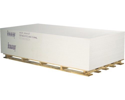 Pile de plaques de plâtre Knauf sur palette en bois
