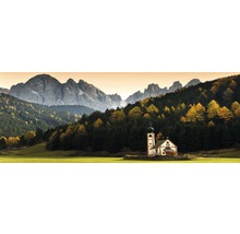 Paysage avec église, forêt et montagnes