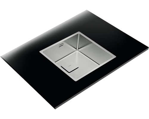 Edelstahlspüle auf dunkler Oberfläche