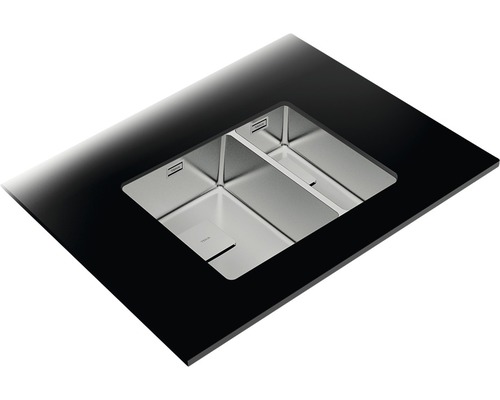 Spüle aus Edelstahl mit zwei Becken in schwarzer Arbeitsplatte