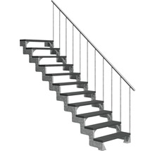 Treppe mit Metallrahmen und Handlauf