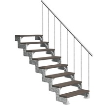 Außentreppe mit sieben Stufen, Metallgestell und Handlauf