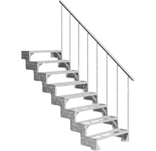 Freistehende Metalltreppe mit Geländer