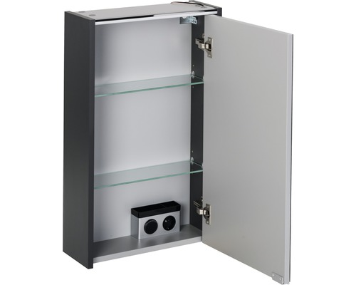 Armoire de toilette grise ouverte avec deux étagères en verre et prise de courant