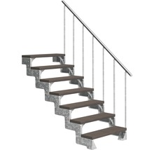 Treppe mit Metallrahmen und Holzstufen