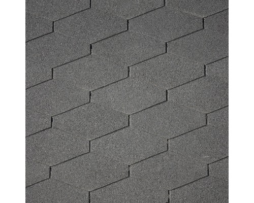 Lot de bardeaux triangulaires noirs de bitume = 2m² Gros plan de bardeaux bitumés gris sur un toit
