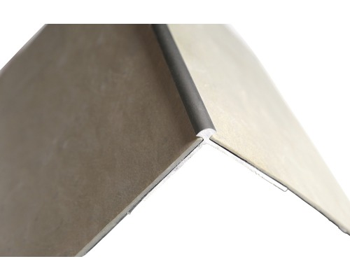 Detailansicht einer Eckverbindung von zwei Paneelen mit Profil