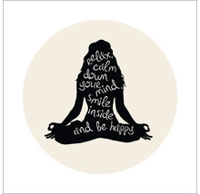 Silhouette d''une femme en position de méditation avec les mots ''Relax, calm down your mind, smile inside and be happy''.