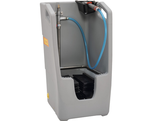 Installation de lavage de bottes avec brosses et raccordement d''eau pour le nettoyage des chaussures