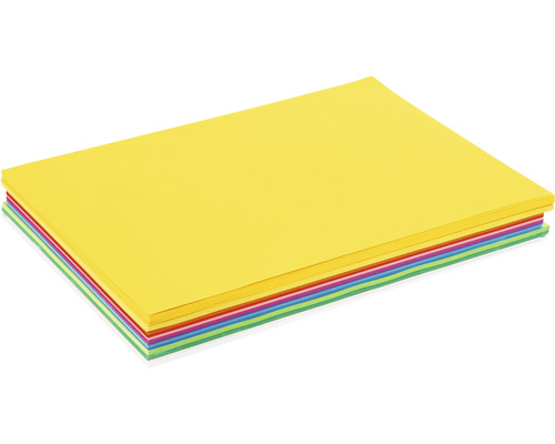 Pile de papier d''impression coloré