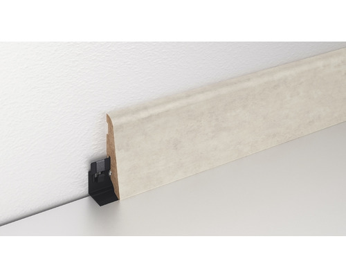 Plinthe en bois avec fixation à clip