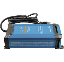 Chargeur de batterie Victron Blue Smart IP22 Bluetooth 12/30 1 sortie-thumb-0