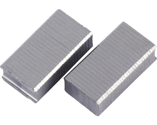 Zwei Metallverbindungsstücke