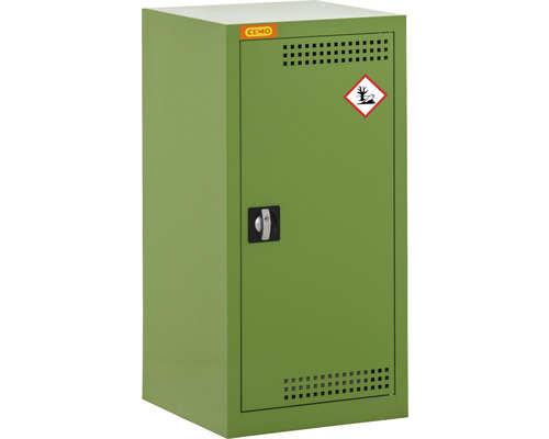 Grüner Gefahrstoffschrank mit Entlüftungslöchern und Warnsymbol für Umweltgefährdung