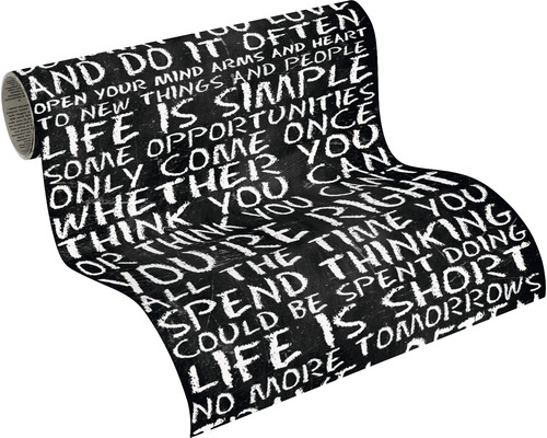 Eine Rolle Tapete mit aufgedruckten weißen Schriftzügen auf schwarzem Grund.