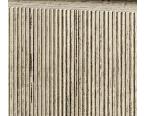 Detailansicht einer geriffelten Holzoberfläche.