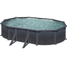 Ovales Aufstellbecken mit Wasserfüllung