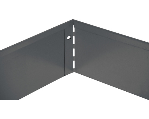 Beetumrandung aus Metall mit Verbindungselementen