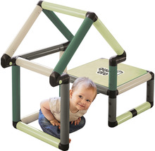 Maison de jeu Quadratro avec un enfant en dessous