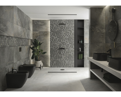 Modernes Badezimmer mit grauen Fliesen, schwarzem Bidet, Toilette, Waschbecken und Dusche