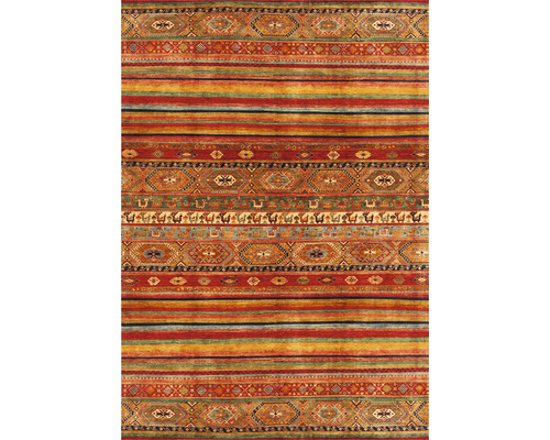 Teppich mit Streifen und Ornamenten