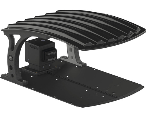 Schwarz lackierter Metallgrill mit Motor