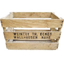 Holzkiste mit Aufschrift WEINCUT TH. ECKES WALLHAUSEN NAHE