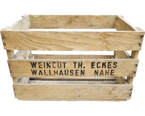 Holzkiste mit Aufschrift WEINCUT TH. ECKES WALLHAUSEN NAHE