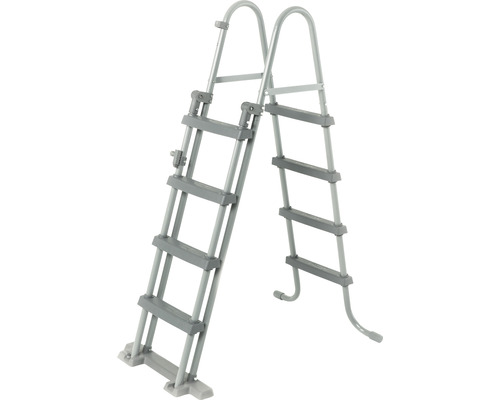 Échelle de piscine avec marches