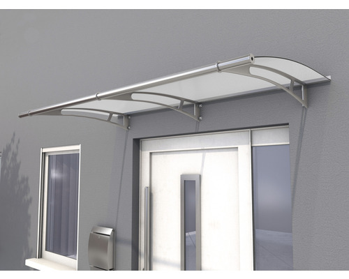 Vordach über einer Haustür mit Edelstahlrahmen und klarer Abdeckung.