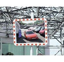 Miroir de circulation pour une meilleure visibilité du trafic routier