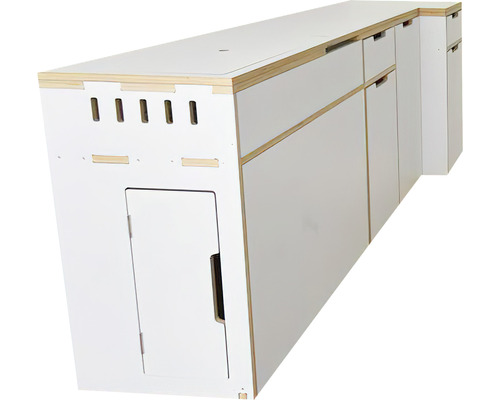Cuisine blanche avec tiroirs et espace de rangement