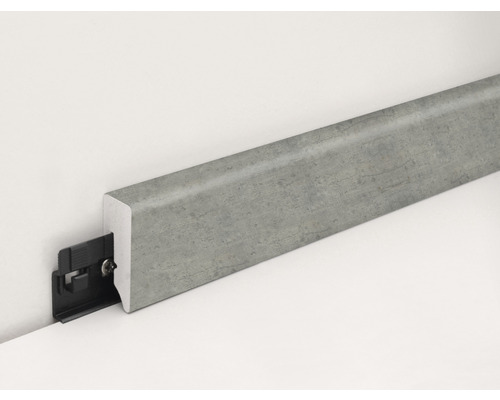 Plinthe en plastique avec clip de fixation