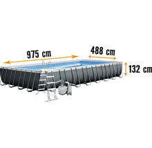 Rechteckiger Swimmingpool mit den Maßen 975 cm x 488 cm x 132 cm, inklusive Leiter und Filterpumpe.