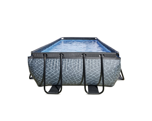 Piscine rectangulaire avec motif gris et eau