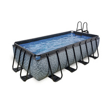 Piscine rectangulaire avec échelle pour le jardin