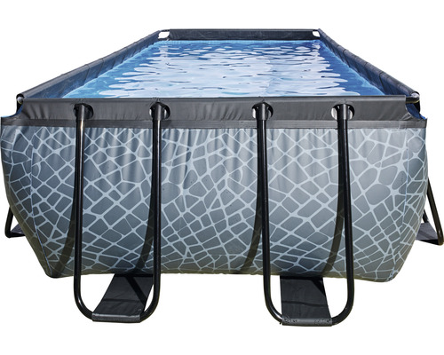 Piscine rectangulaire avec cadre en acier et motif de mosaïque grise