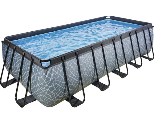 Piscine à cadre rectangulaire remplie d''eau