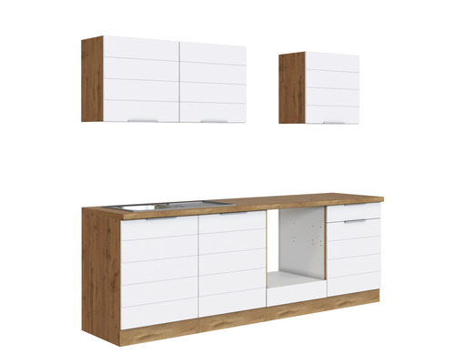 Küchenzeile mit Spüle, Unterschränken und Hängeschränken