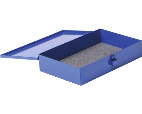 Geöffnete Werkzeugkiste aus Stahl mit Schaumstoffeinlage